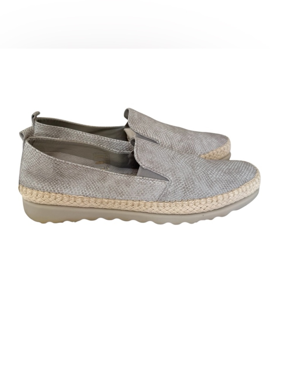 NWOB The FLEXX Chappie Slip On Sneakers Shimmery Silver Textured  Leather Size 9